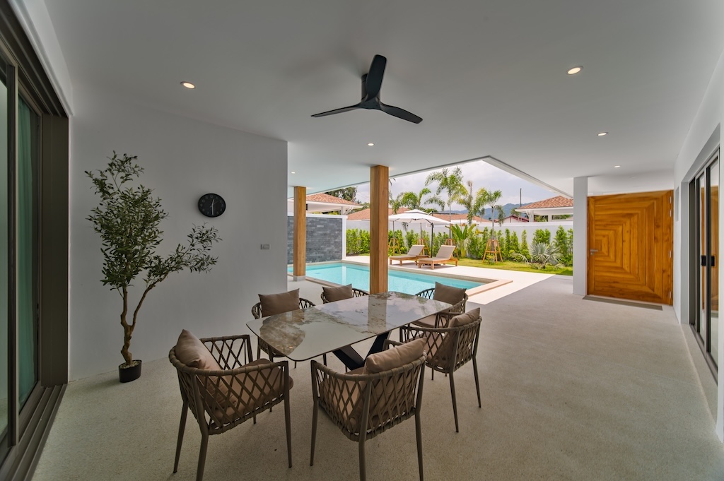 Lamai 3 bedroom Pool Villa For Sale Covered Terrace