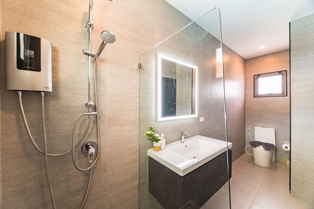 Lamai 3 Bedroom Pool Villa For Sale Bathroom