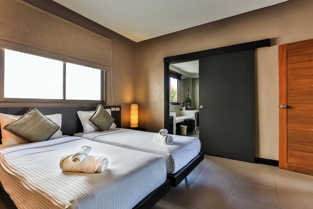 Lamai 4-Bed Pool Villa For Sale Bedroom