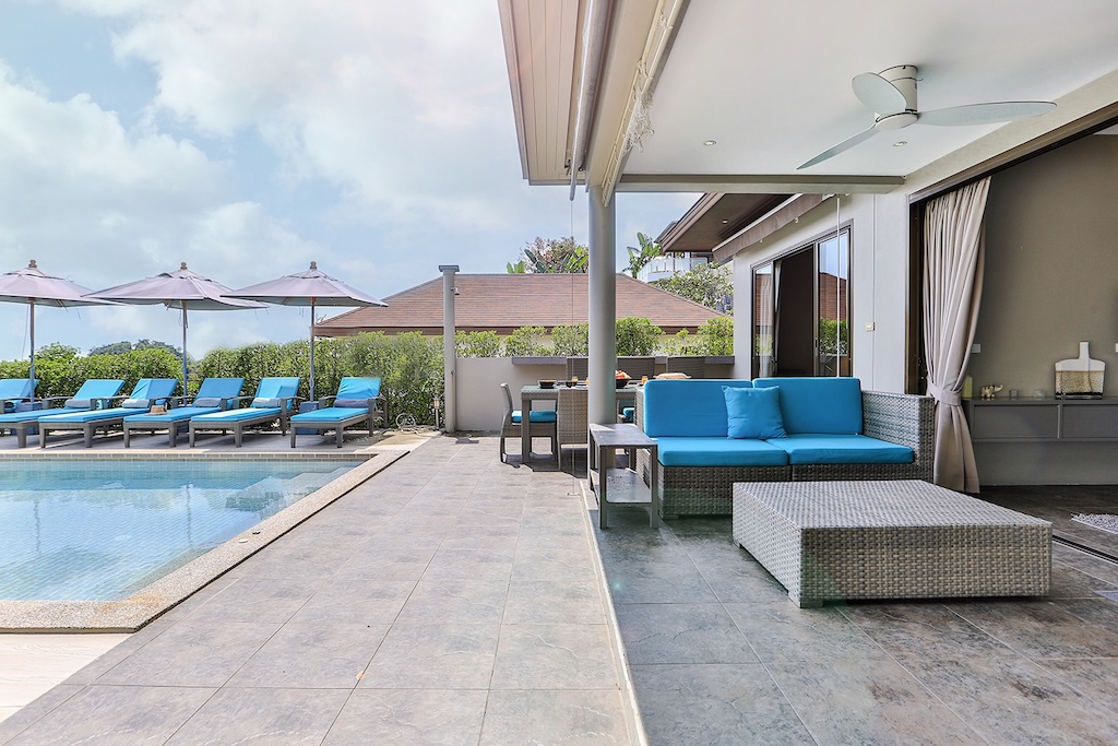 Lamai 4-Bed Pool Villa For Sale Terrace