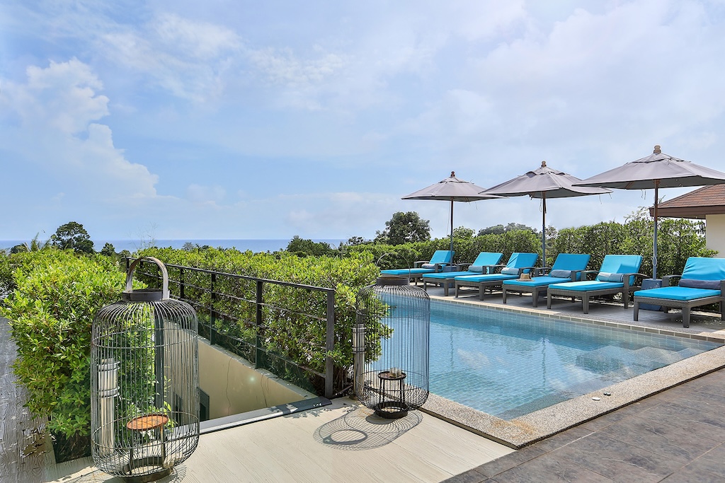Lamai 4-Bed Pool Villa For Sale Terrace