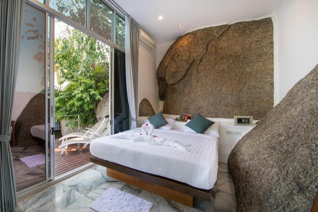 Lamai Beachfront Resort & Land Bedroom