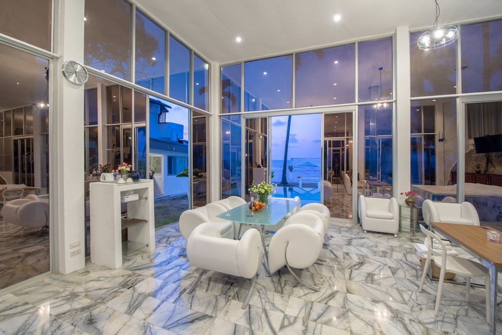 Lamai Beachfront Resort & Land Dining Area