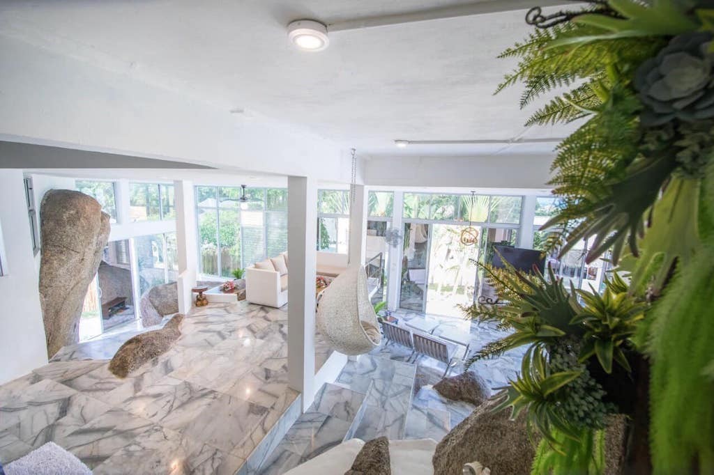 Lamai Beachfront Resort & Land Living Area