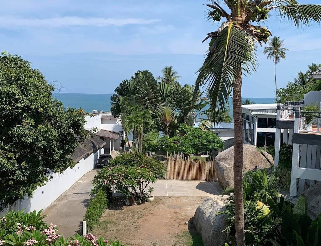 Lamai Beachfront Resort & Land Access Road