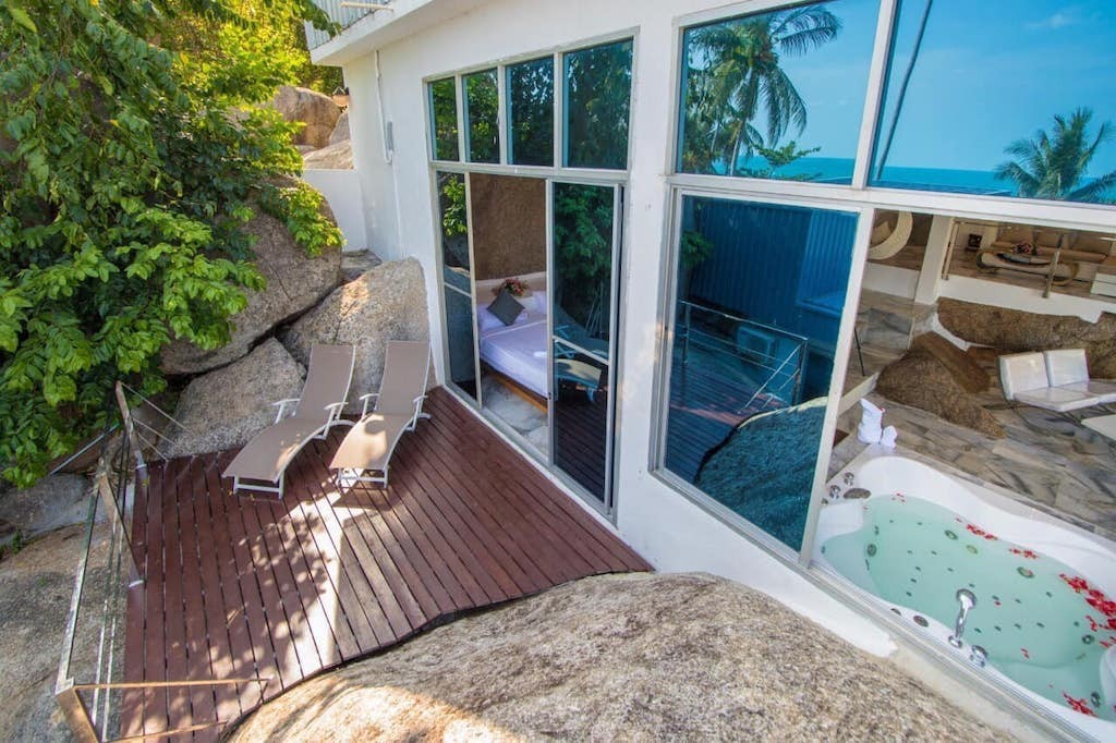 Lamai Beachfront Resort & Land Sun Loungers