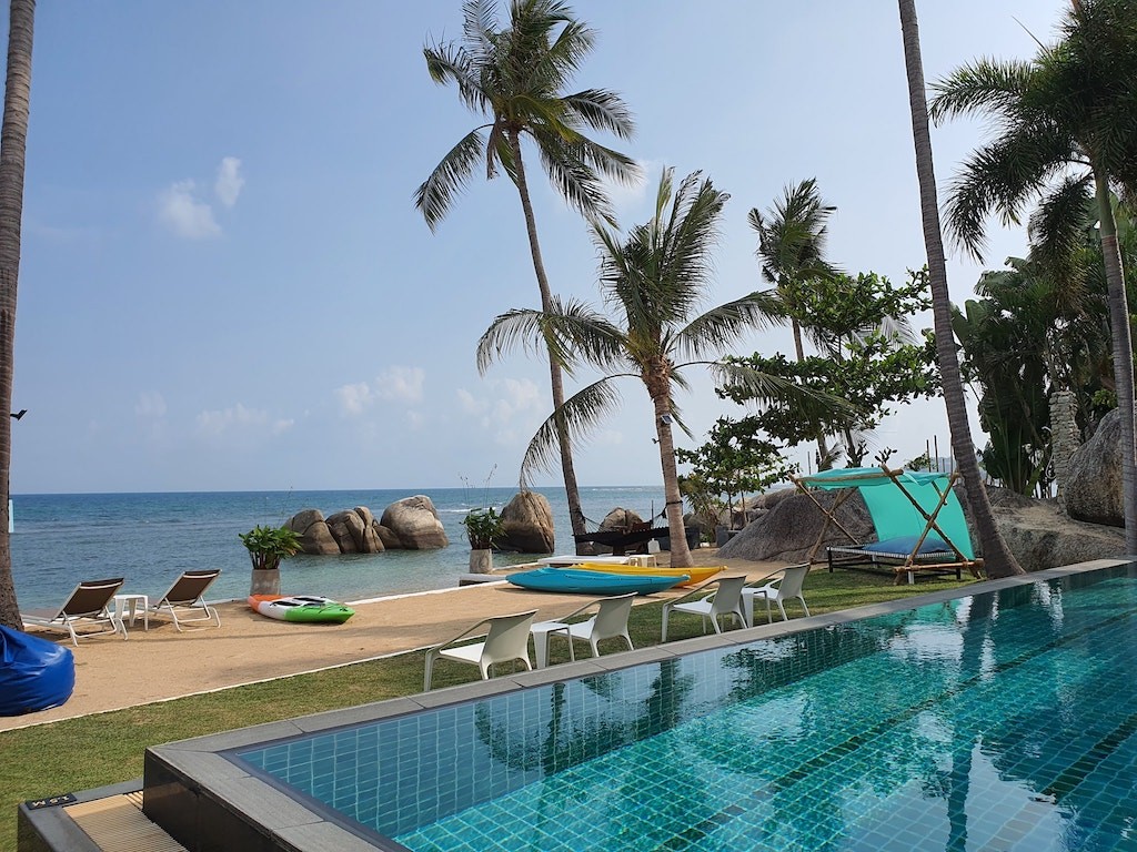 Lamai Beachfront Resort & Land Swimming Pool