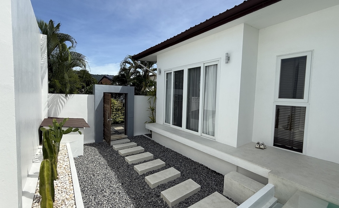 Lamai Investment Property walkway
