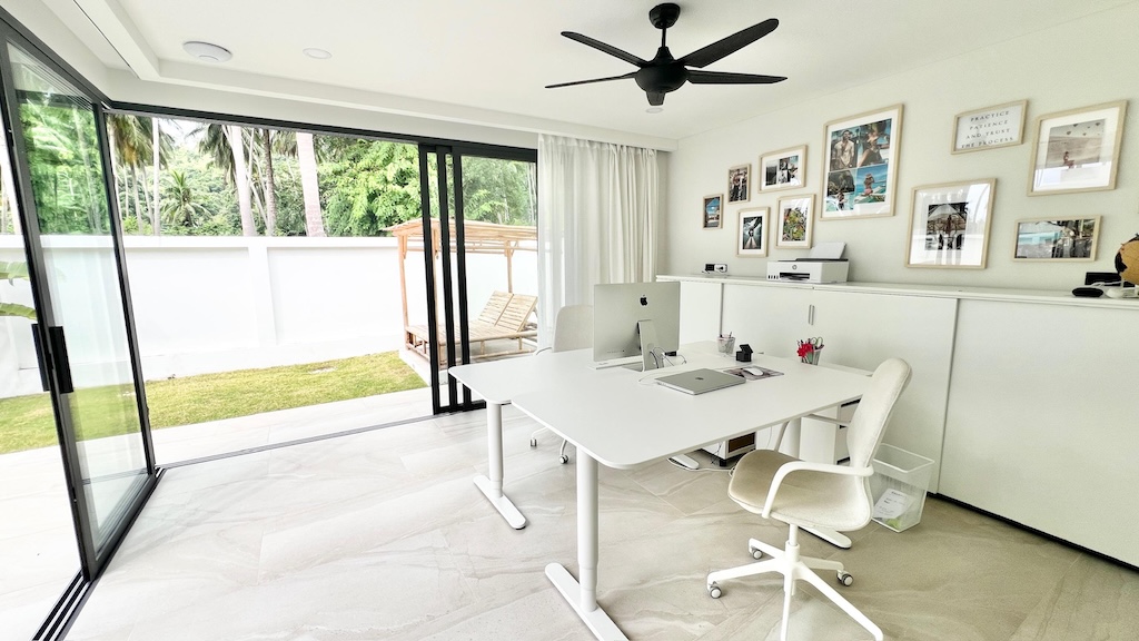 Lamai Longterm Villa Rental Office/Bedroom