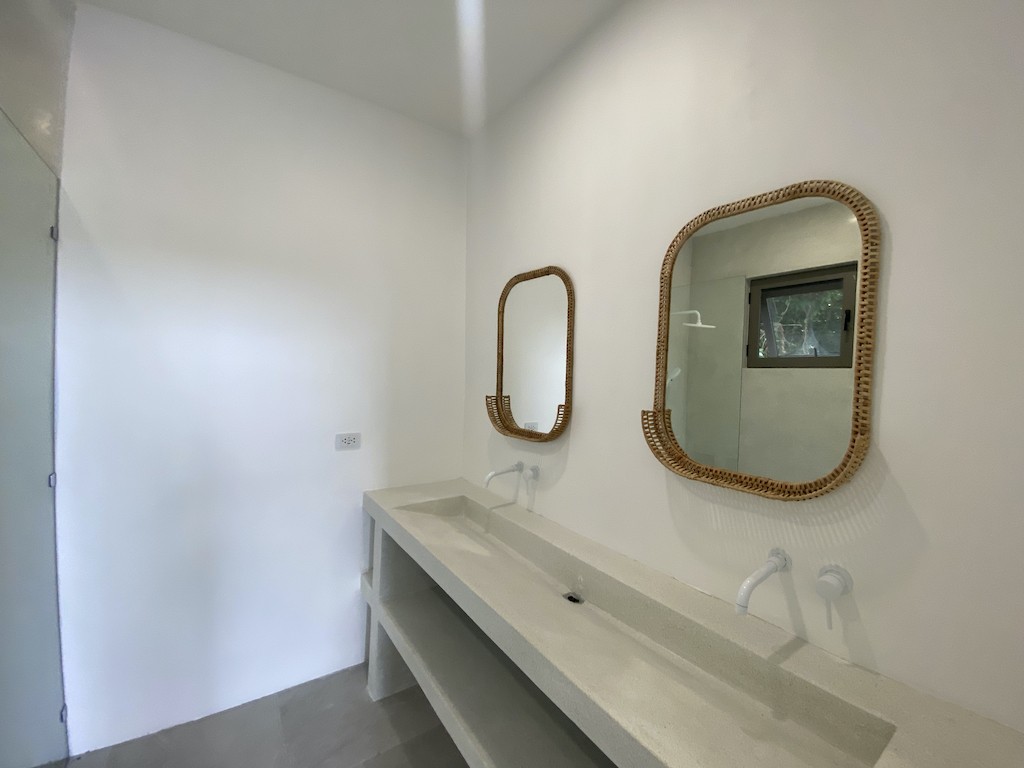 Lamai Modern Villa Bathroom