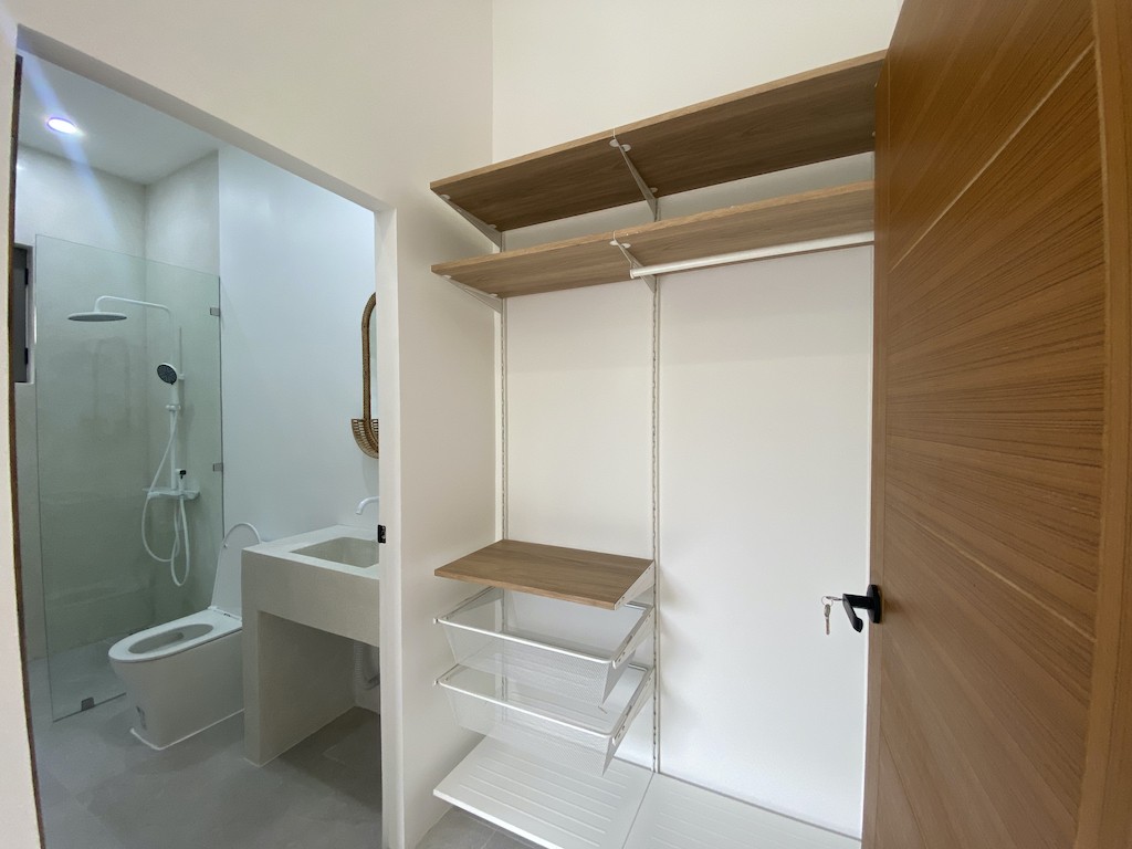 Lamai Modern Villa Wardrobe