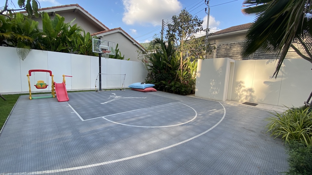 Lamai Modern Villa For Sale Court