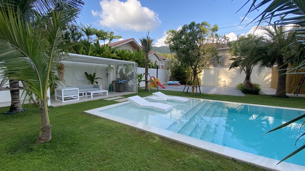 Lamai Modern Villa For Sale Pool