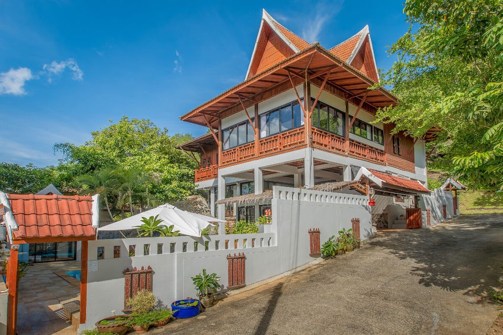 Lamai Pool Villa Exterior