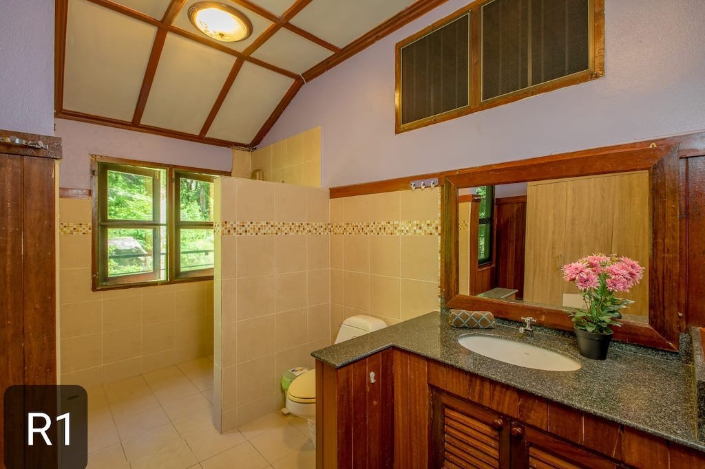 Lamai Pool Villa Shower