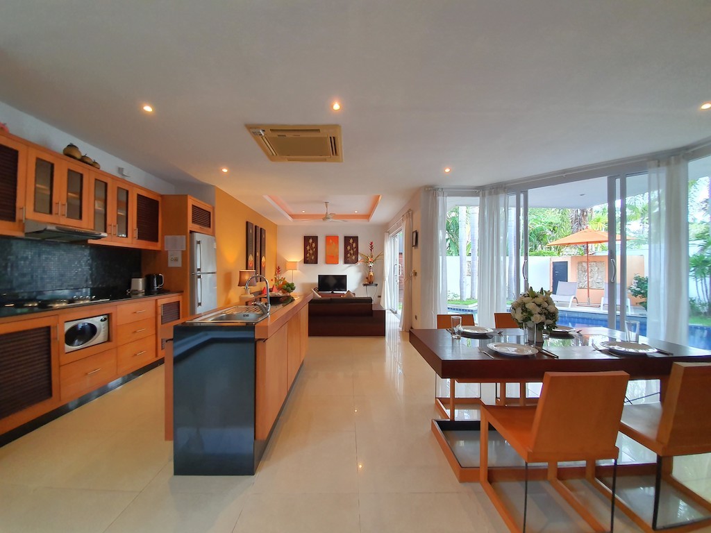 Lipa Talay Villa Kitchen Dining