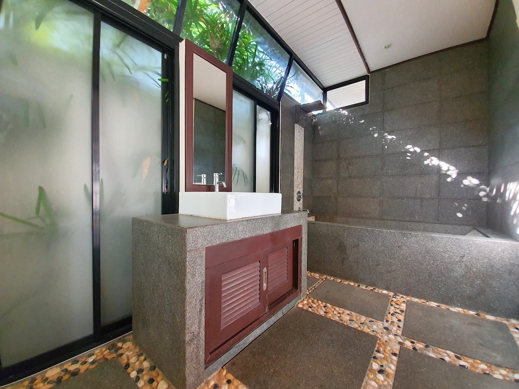 Lipa Talaya Koh Samui Shower