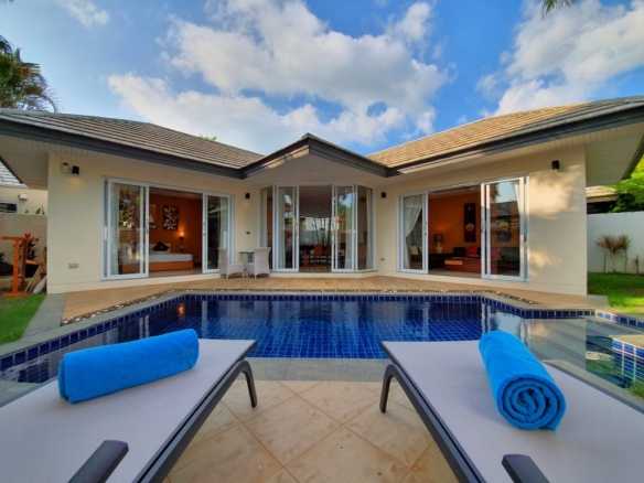 Lipa Talay Villa Exterior