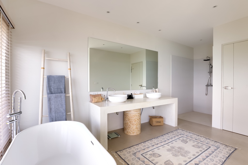 Longterm Villa Rental In Chaweng Noi Bathroom