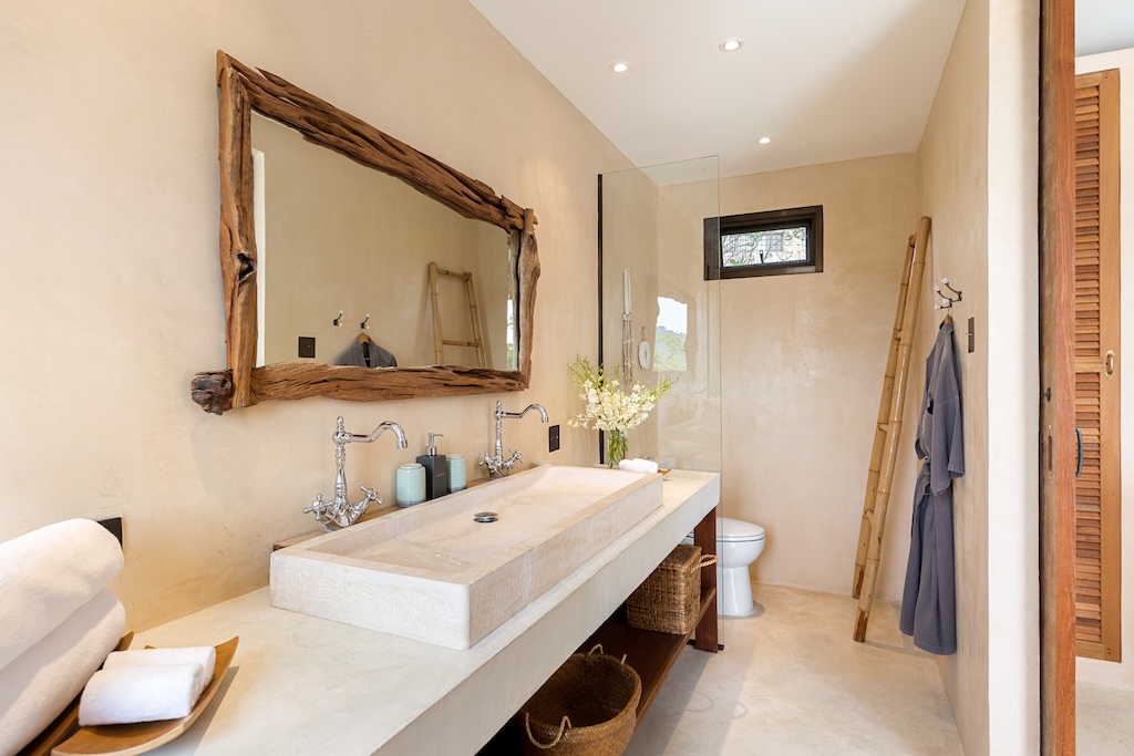 Luxury Koh Samui Property In Chaweng Noi Bathroom