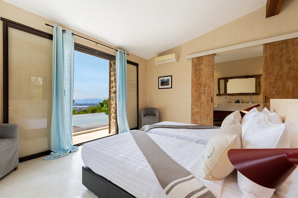 Luxury Koh Samui Property in Chaweng Noi Bedroom