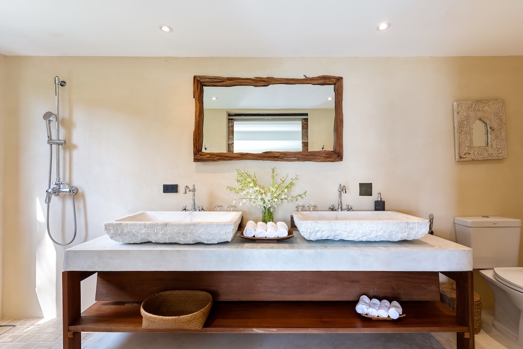 Luxury Koh Samui Property In Chaweng Noi Bathroom
