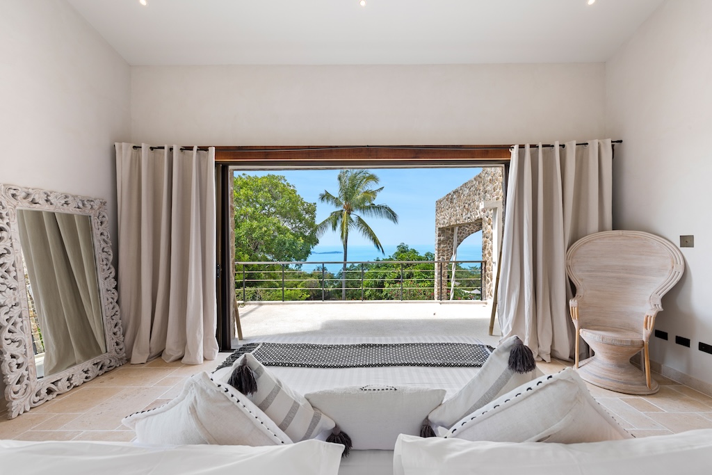 Luxury Koh Samui Property in Chaweng Noi Bedroom