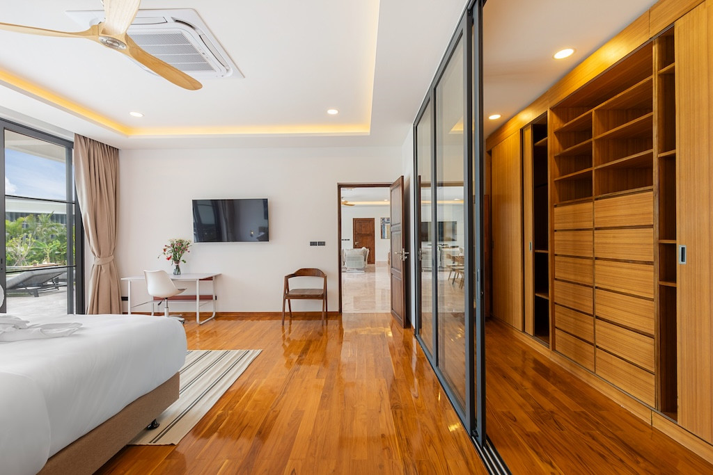 Luxury Koh Samui Villa Bedroom Wardrobe