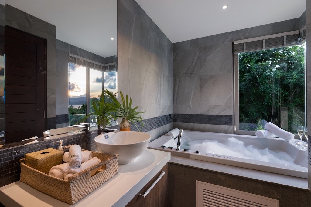Luxury Plai Laem Villa For Sale Bathroom