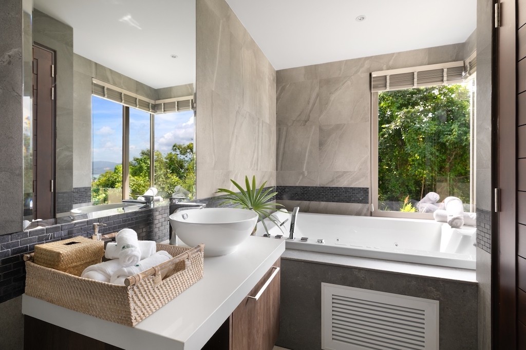 Luxury Plai Laem Villa For Sale Bathroom