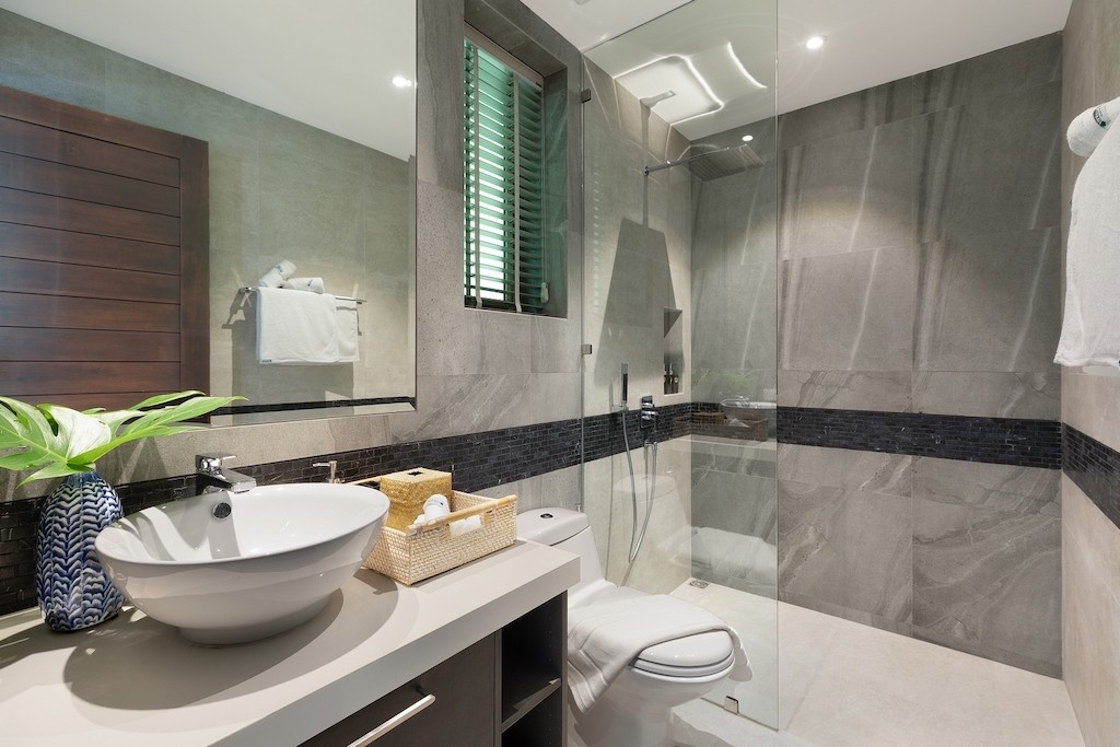 Luxury Plai Laem Villa For Sale Shower