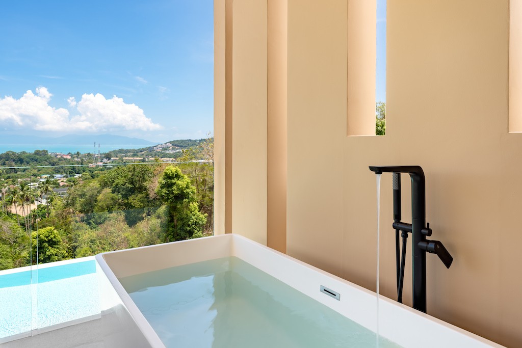 Luxury Property In Bophut Koh Samui Bathtub
