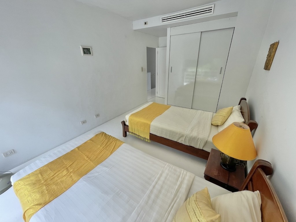 Luxury Sea View Apartment Bedroom 3