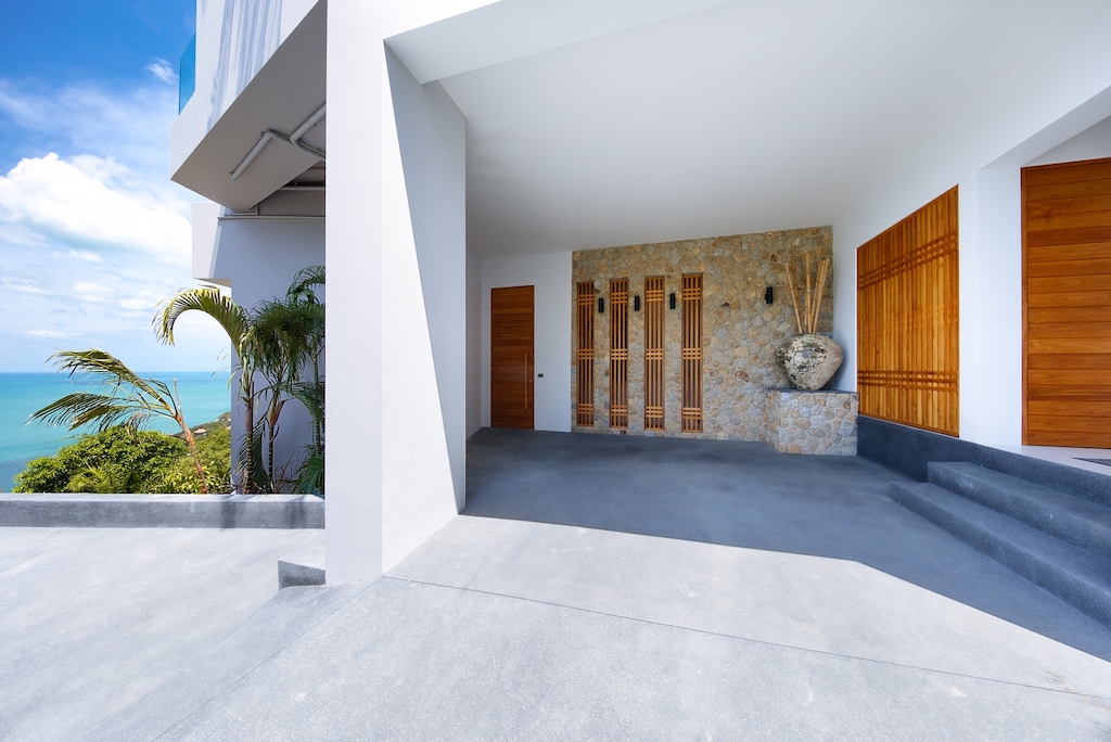 Luxury Villa Samui Parking