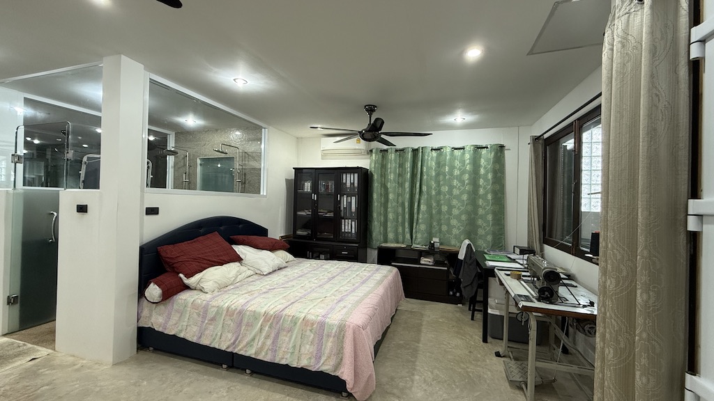 Maenam 2-Bedroom Property Bedroom 2
