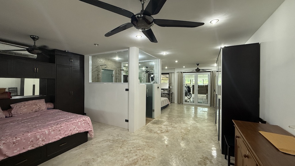 Maenam 2-Bedroom Property Interior