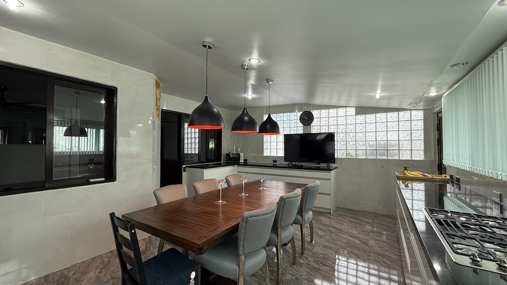 Maenam 2-Bedroom Property Kitchen
