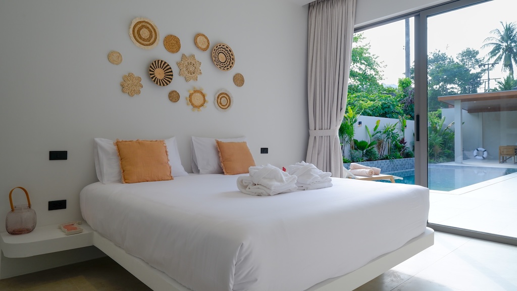 Maenam 3-Bed Pool Villa Bedroom