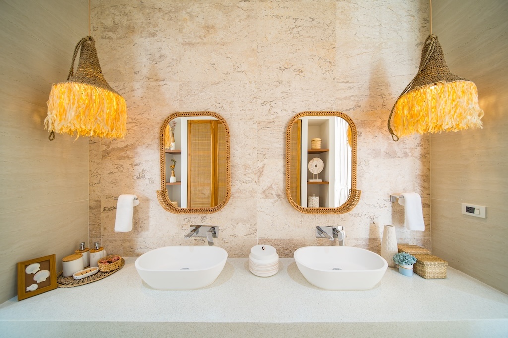 Maenam Bali Style Villas Bathroom