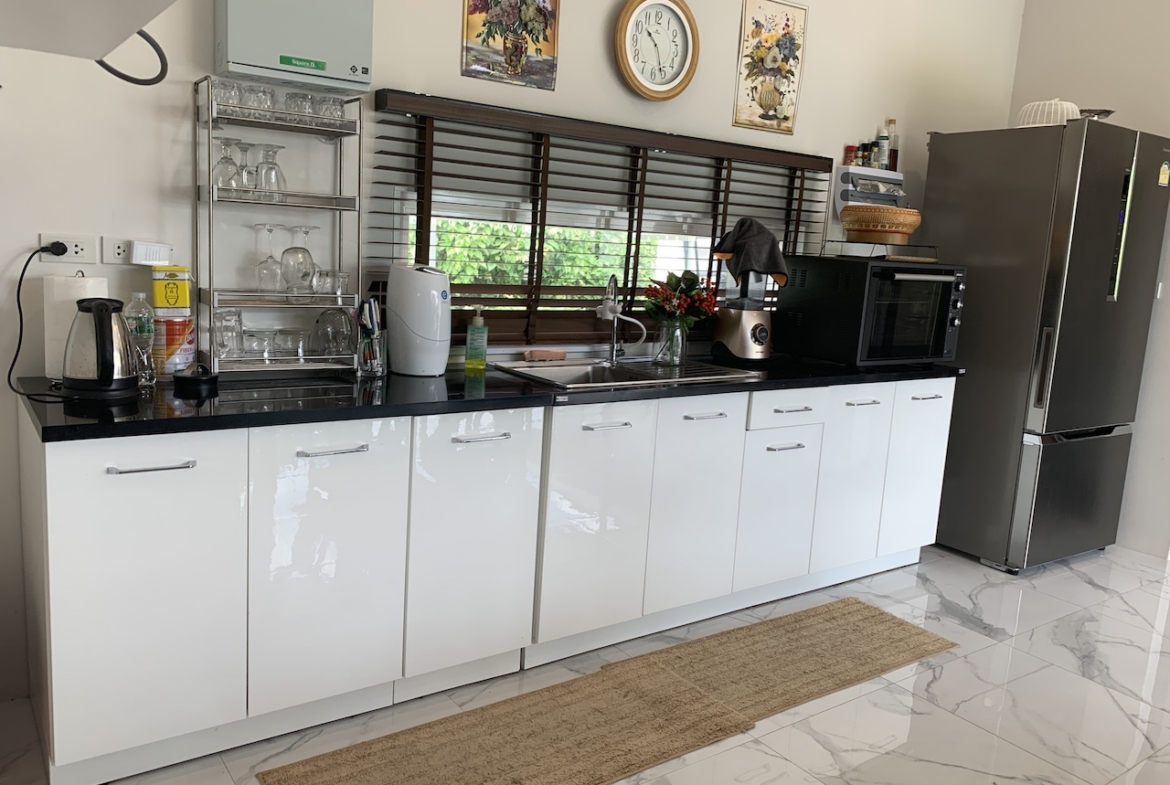 Maenam Garden Villa Kitchen