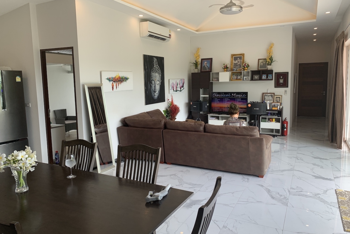 Maenam Garden Villa Living Area