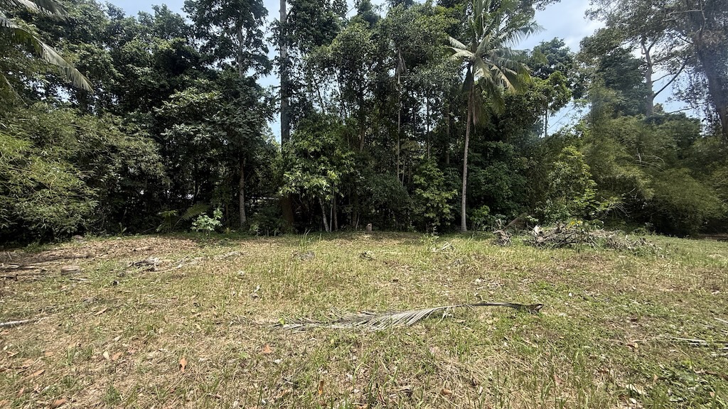 Maenam Land Plots For Sale