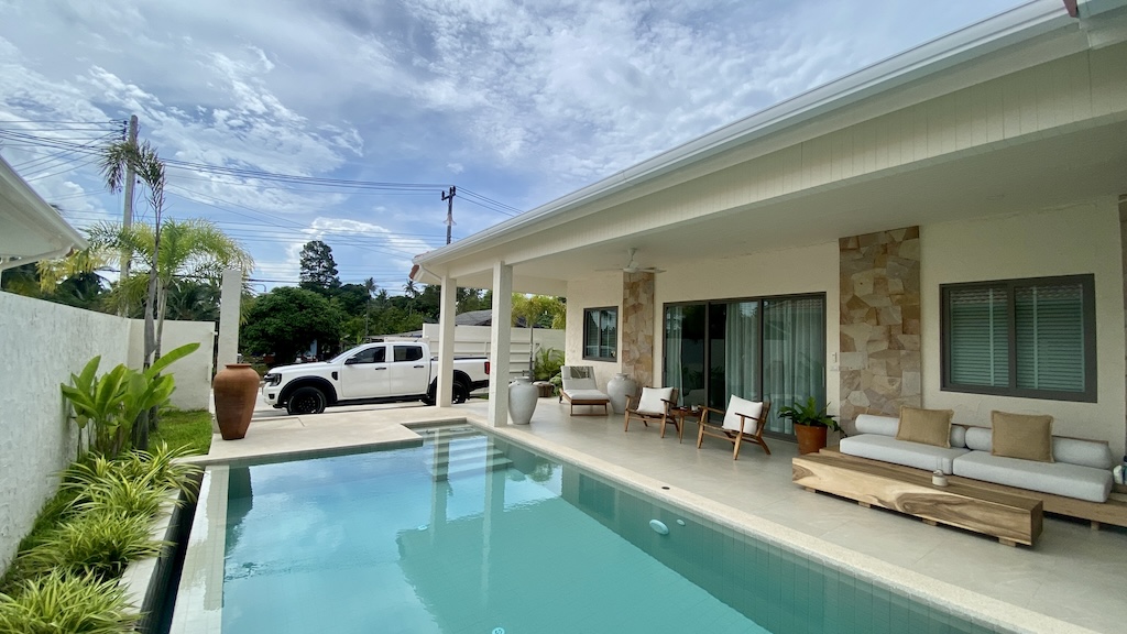 Maenam Two-Bed Villa Exterior