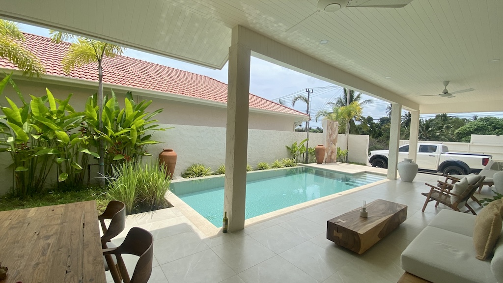 Maenam Two-Bed Villa Covered Terrace