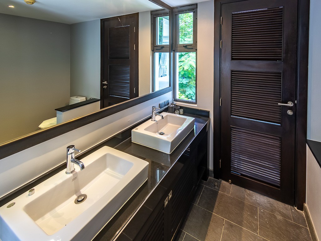 Maenam Villa Koh Samui Bathroom