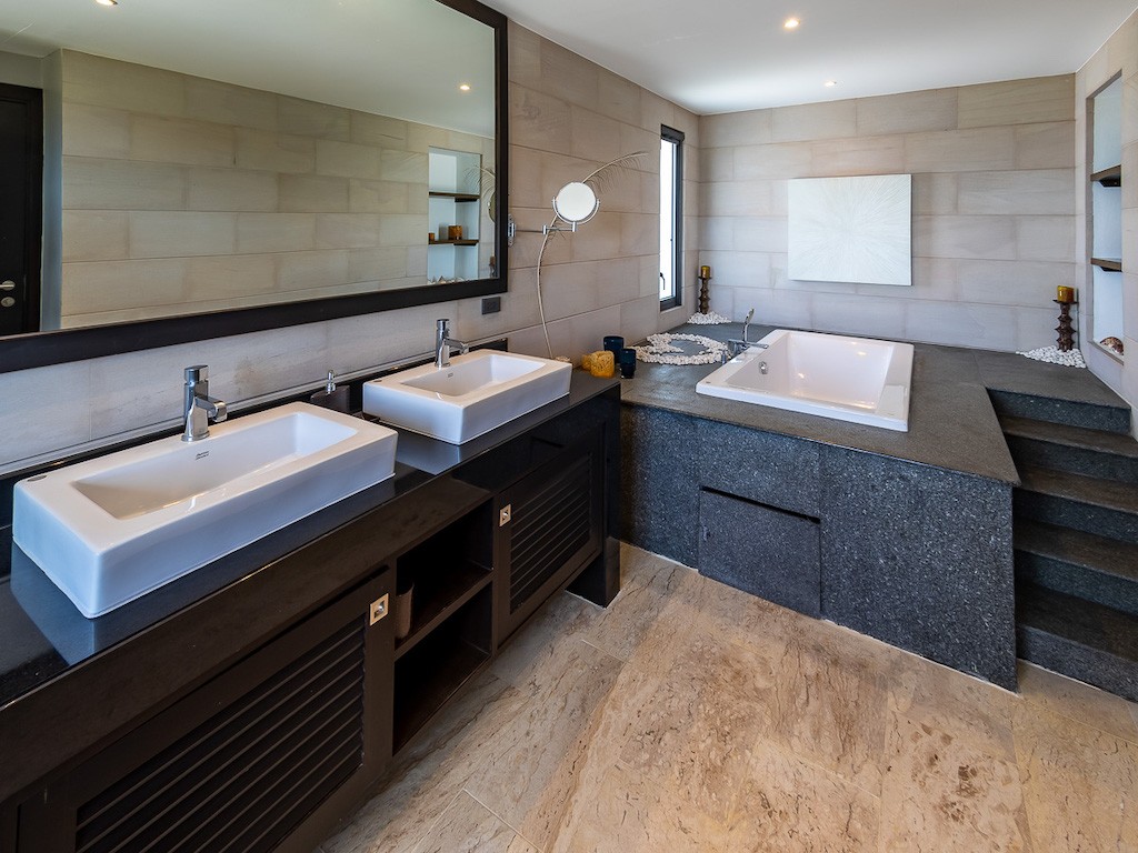Maenam Villa Koh Samui Bathroom