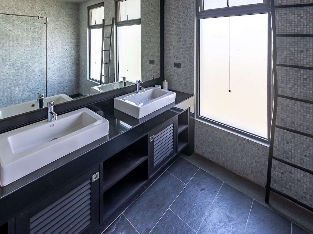 Maenam Villa Koh Samui Bathroom