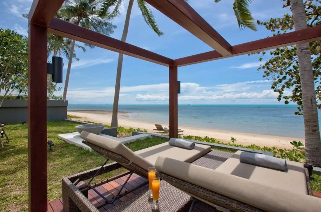 Modern Koh Samui Beachfront Property Sun Loungers