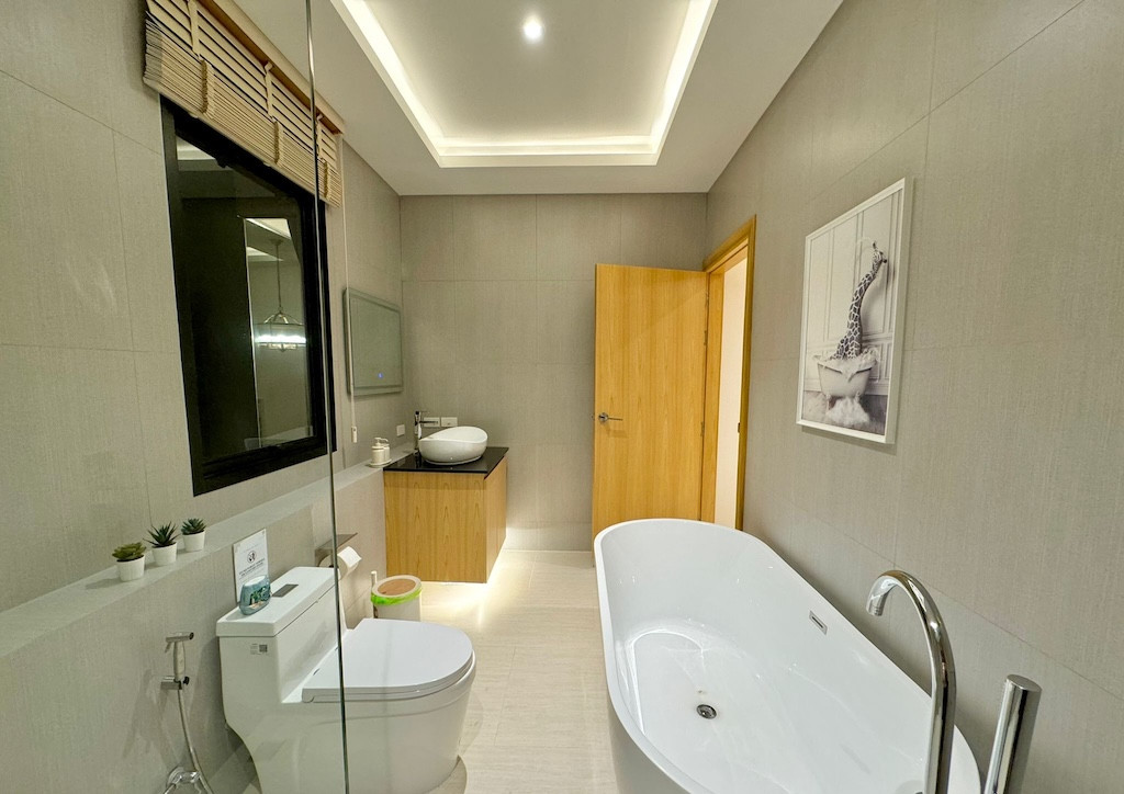 Modern Koh Samui Villa Bathroom