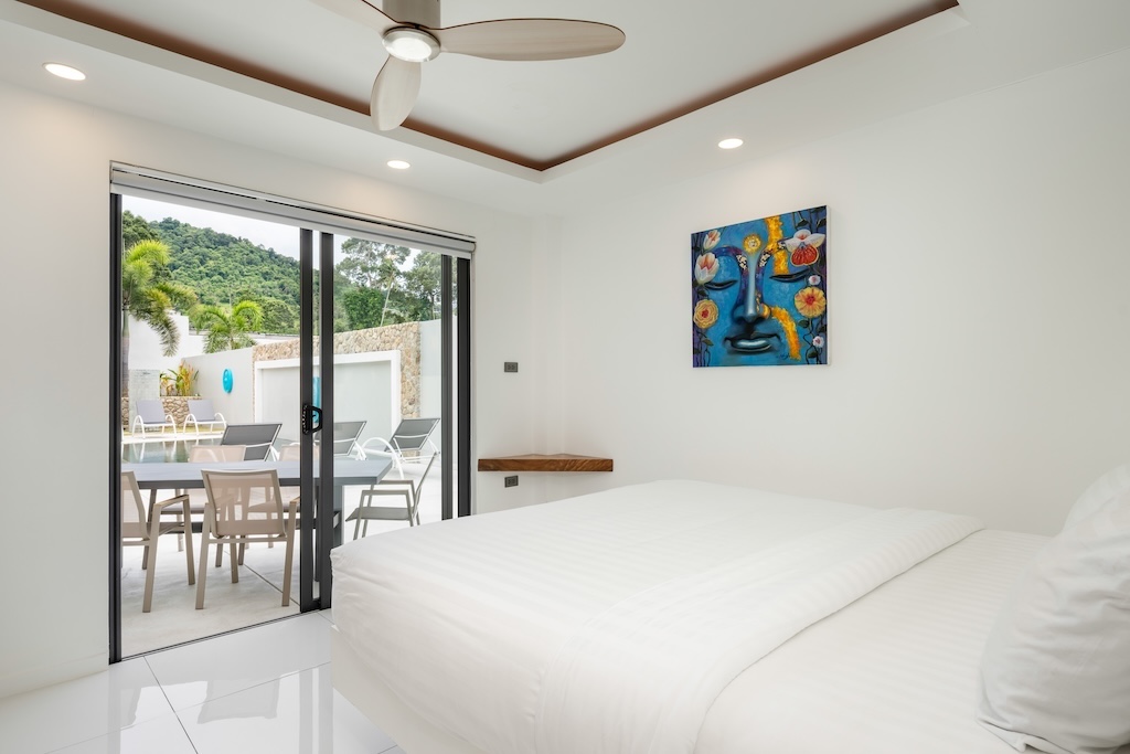 Modern Maenam Villa For Sale Bedroom